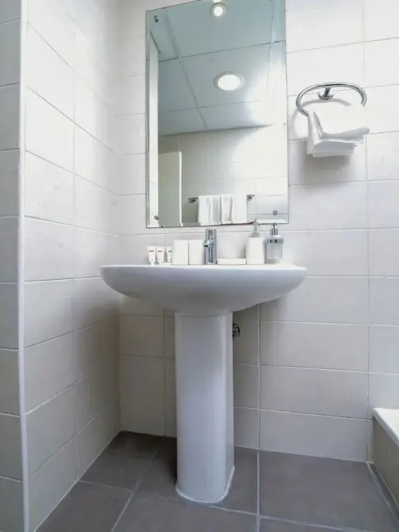 Al Khail Heights by OYO Rooms