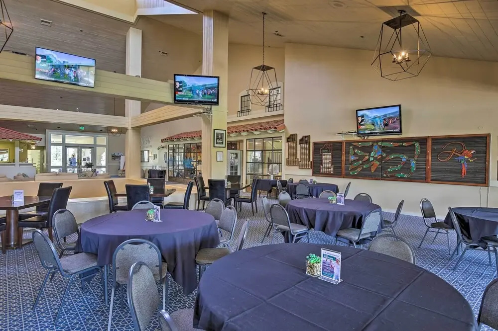Games, Grill & Golf Course View: Palm Desert Gem!
