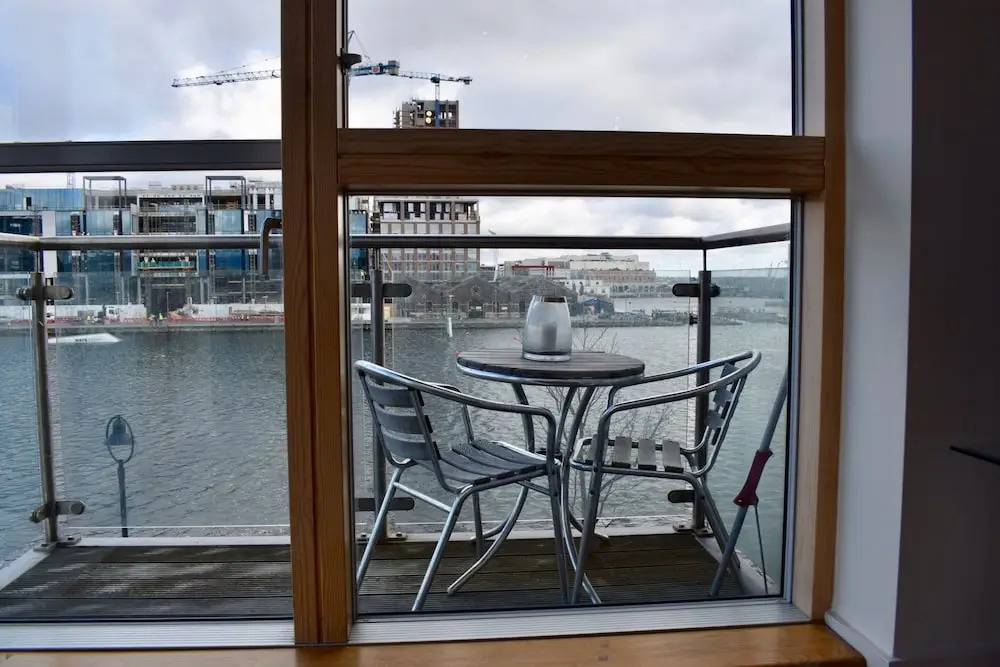 2 Bedroom Flat By The Canal