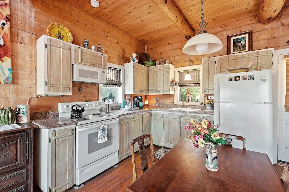 Mighty Oak Log Cabin 2 Bedroom Cabin by RedAwning