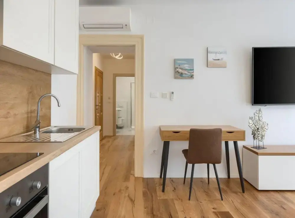 Modern Apartment With Open-air Parking