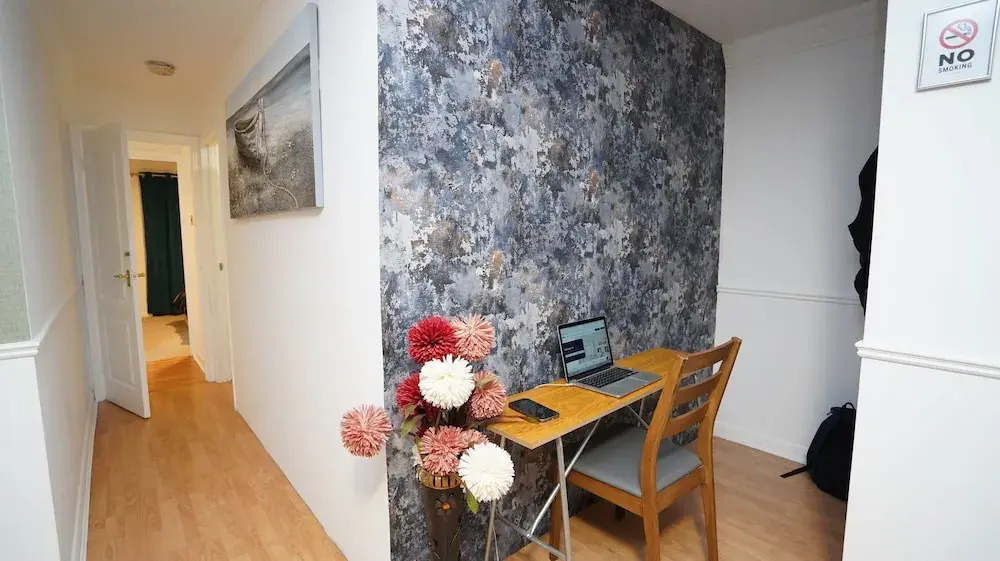 Ground floor Apt Slough by Easy2Manage
