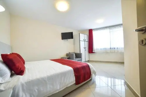 Lova Hotel
