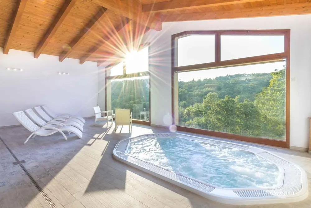 New Villa Private Spa, Pool, Wi Fi