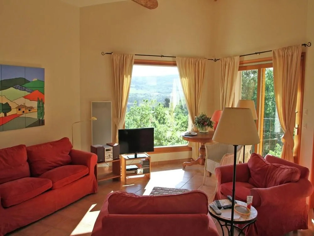 Luxurious Villa with Private Pool at Saignon France