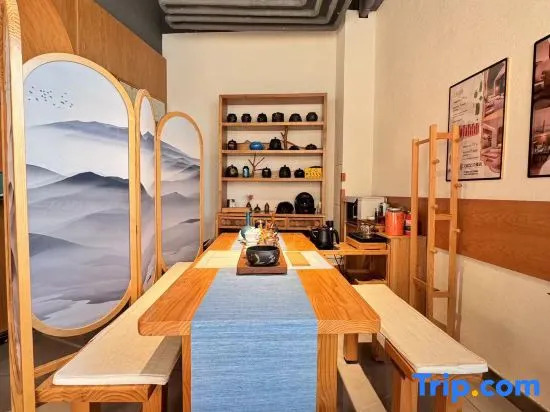 Aiju Art Hotel (Yingkou Institute of Technology Olympic Sports Center)