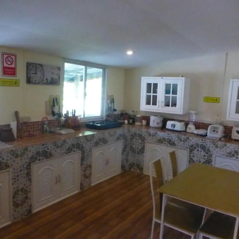 1 Double bedroom apartment with Pool and extensive Kitchen diningroom