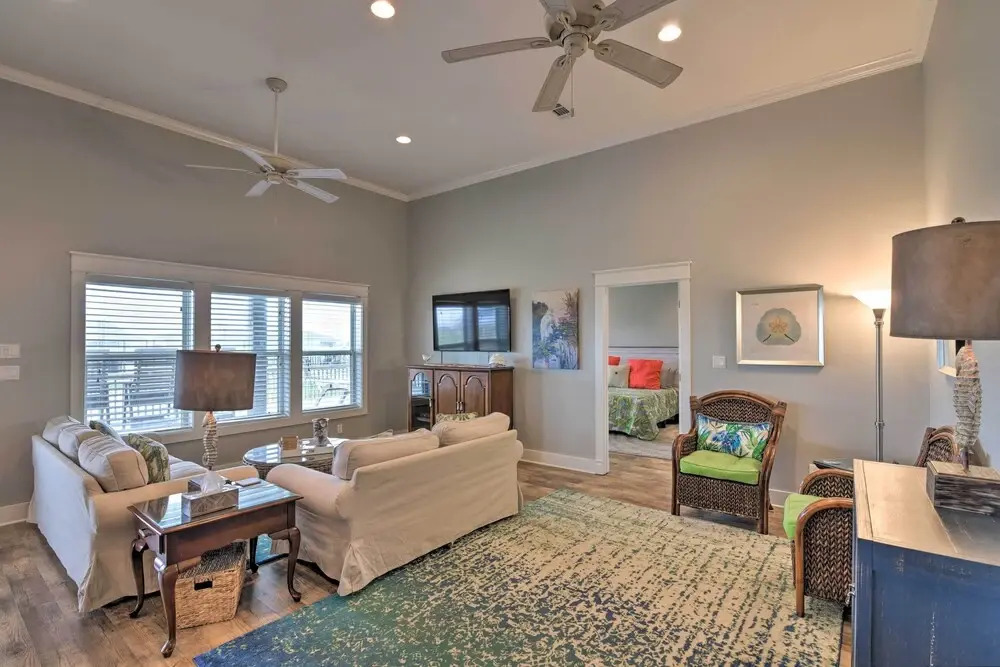 Walk to Beach: Coastal Home in Port Bolivar!