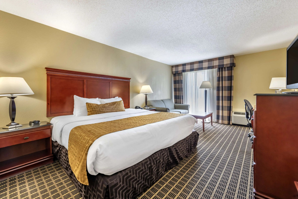 Best Western Plus Bridgeport Inn