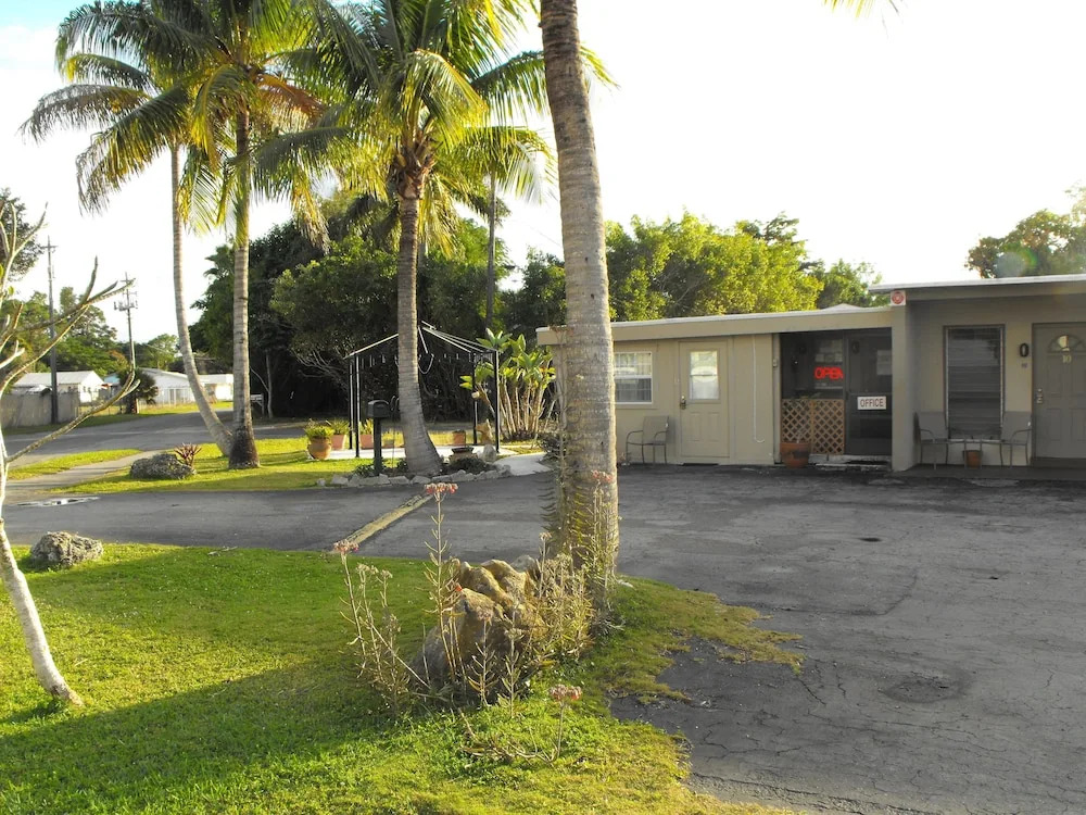 Sunrise Motel