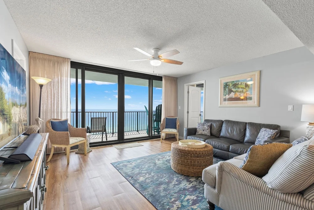 Lets Do Sunset: Gulf-front 3BR Condo, Sleeps 8