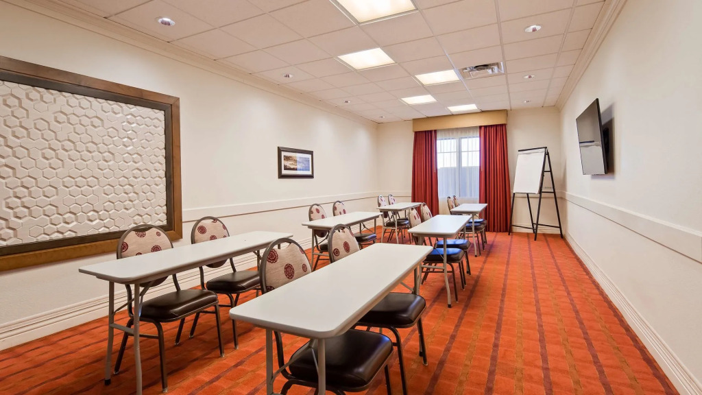 Best Western Plus Hudson Hotel & Suites