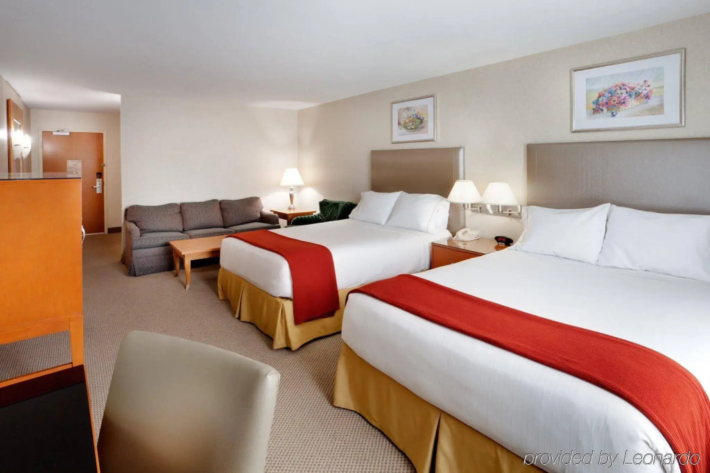 Holiday Inn Express Hotel & Suites Warwick-Providence Airport by IHG