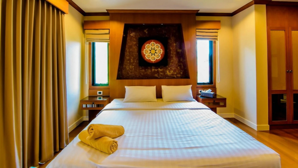 Sunday JA Plus Hotel
