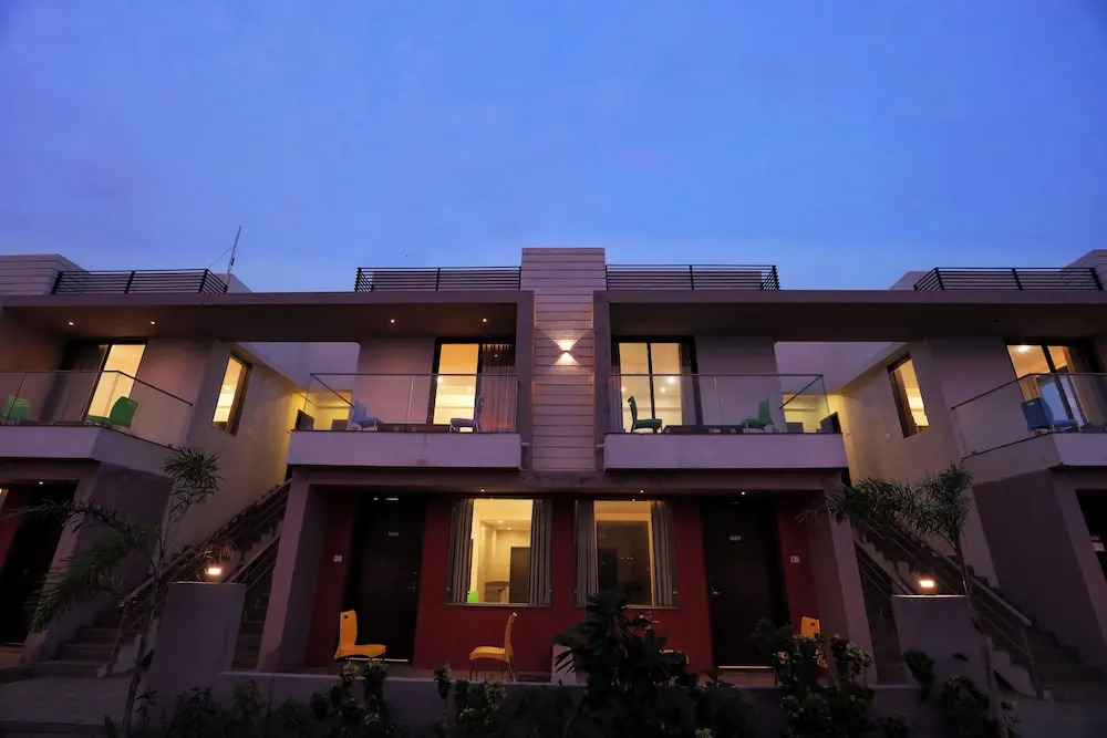 Leena Resort