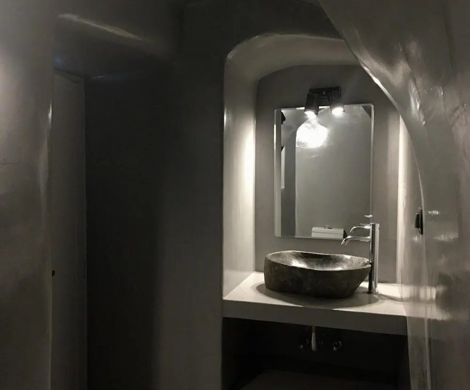 Fertimo Suites - Authentic Cave Homes with Private Hot Tub
