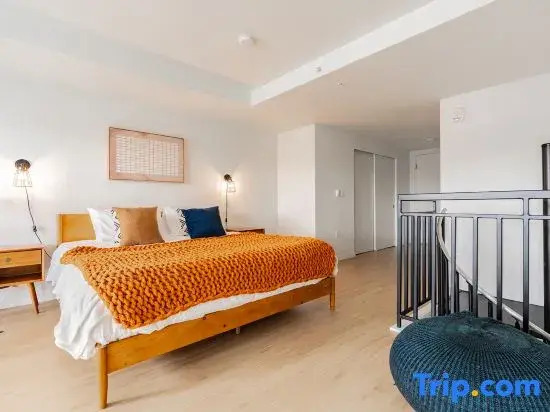 Loft | Gym, Lounge, Rooftop | Bellevue | Sophari C