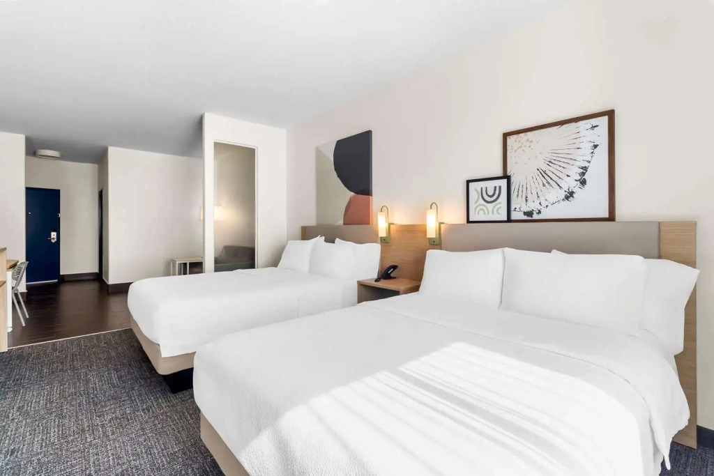 Spark by Hilton Pearland (H)