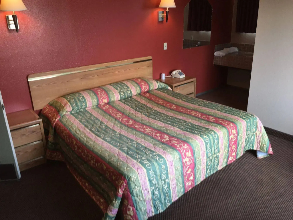 Regal Inn