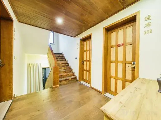 Manju Courtyard Hostel