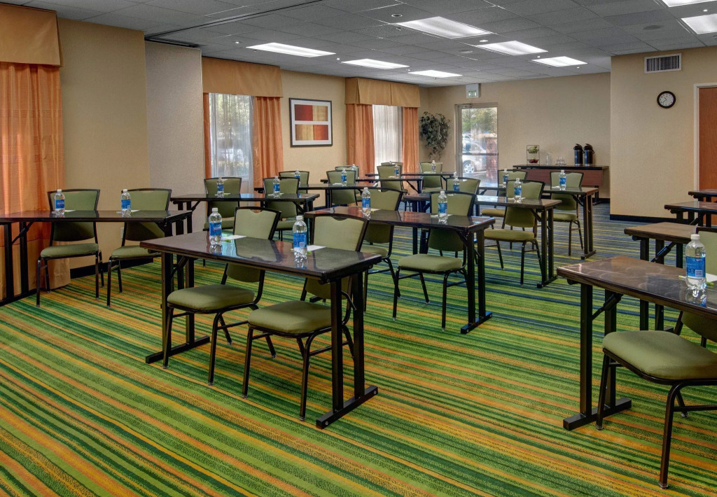 Fairfield by Marriott Inn & Suites Denver Airport