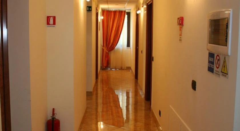 Ypsigro Palace Hotel