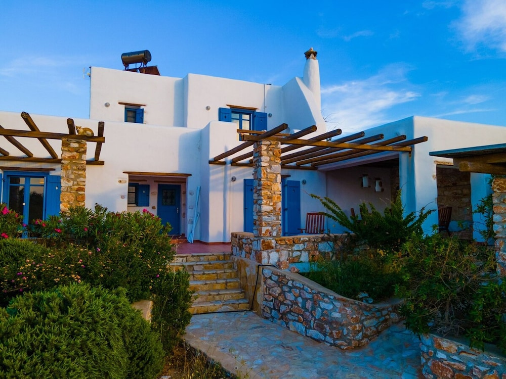 Villa Ioanna for 10 - AllParos Villas