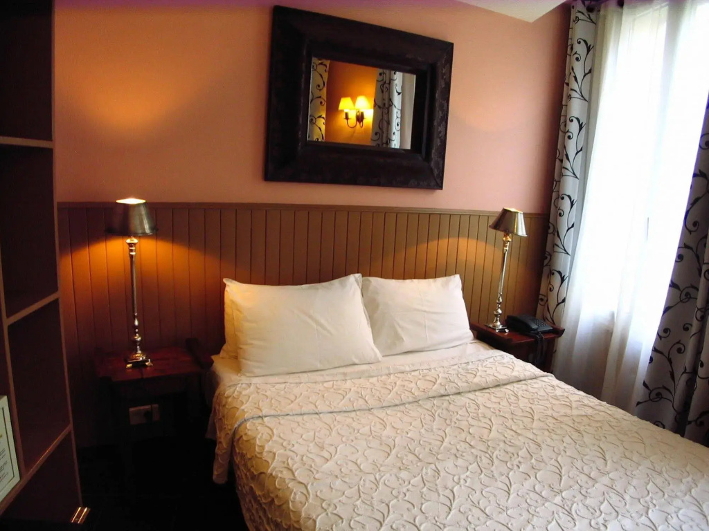 Walled off Hotel Paris