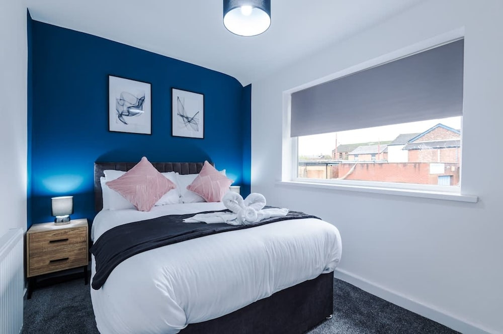 Spacious 3-bed Ideal for Long-term Business