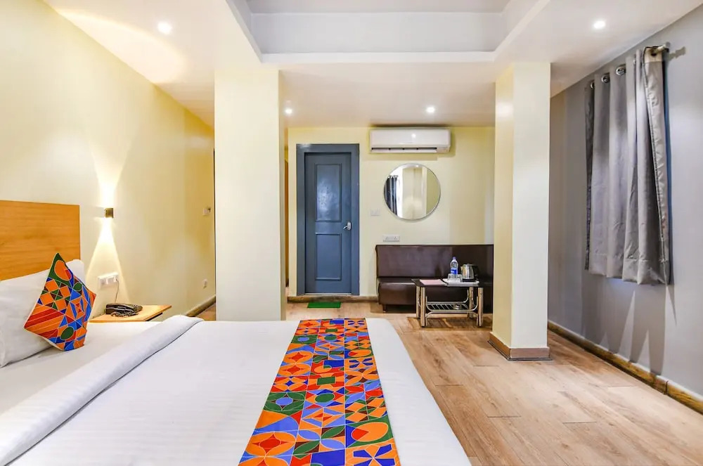 OYO Townhouse 152 Hotel Suncitel Airport