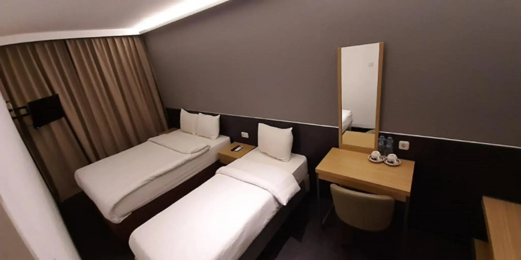 HOTEL PANTES SIMPANG LIMA SEMARANG