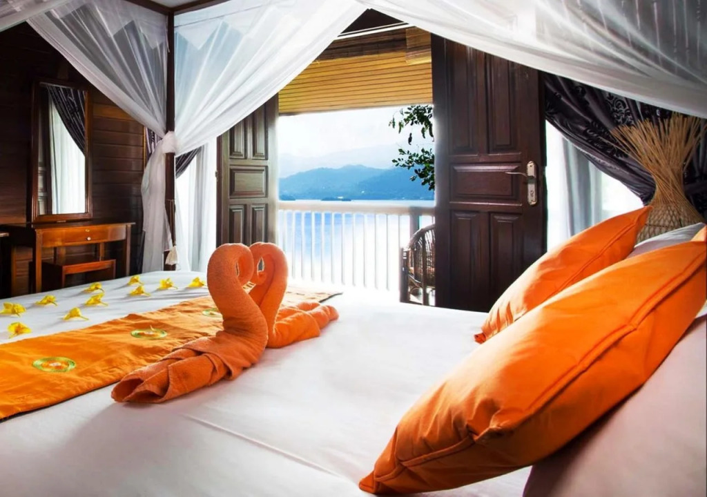 Bastianos Lembeh Dive Resort