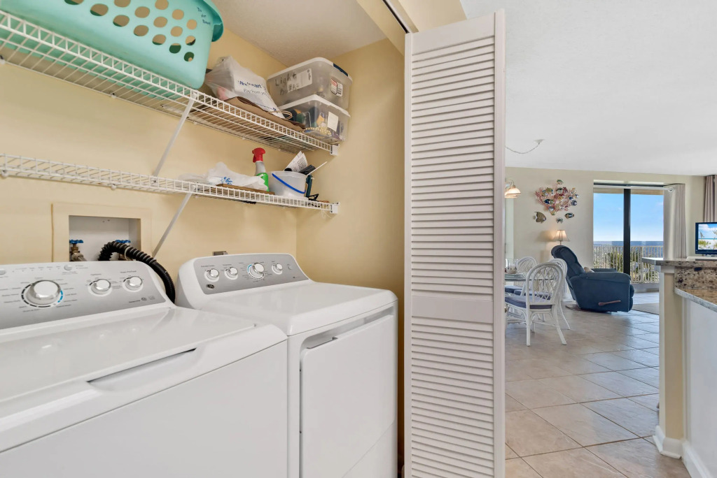 Bluewater 301: Third floor, corner unit., Orange Beach