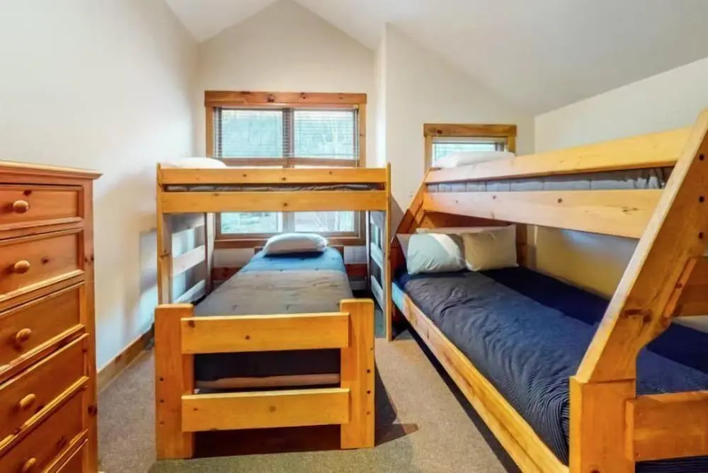 4 Bedroom Townhome In East Keystone Along Shuttle Route To River Run Village