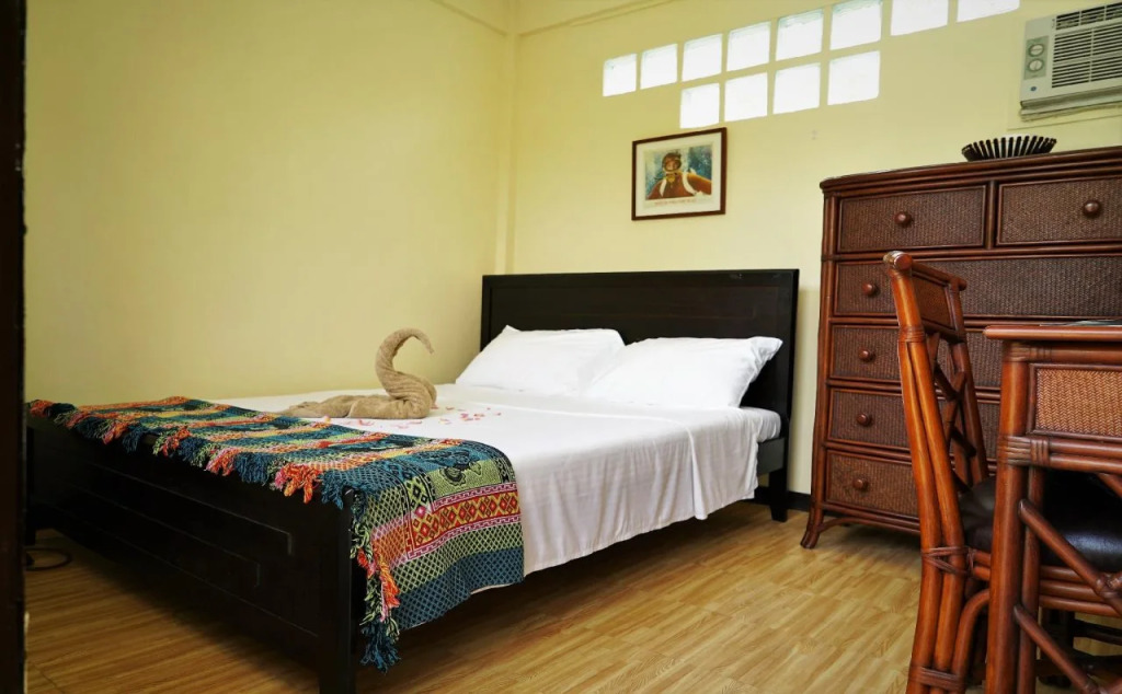 HideAway Dive Hostel