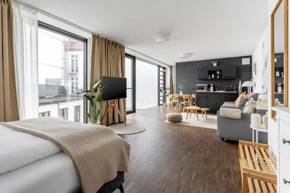 Global Living Augsburg Rathausplatz
