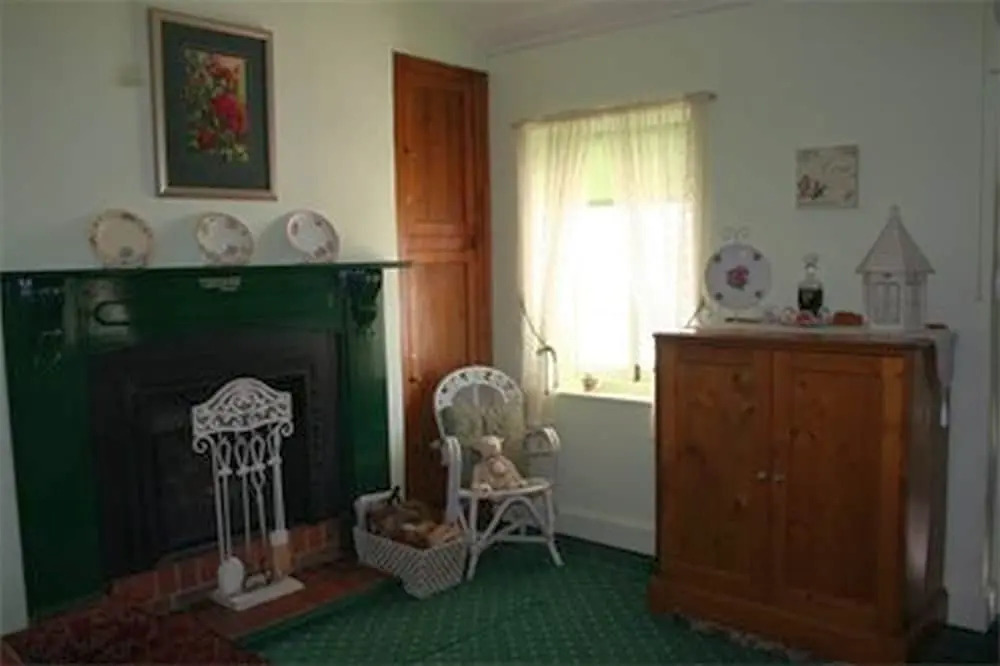 Sarahs Cottage