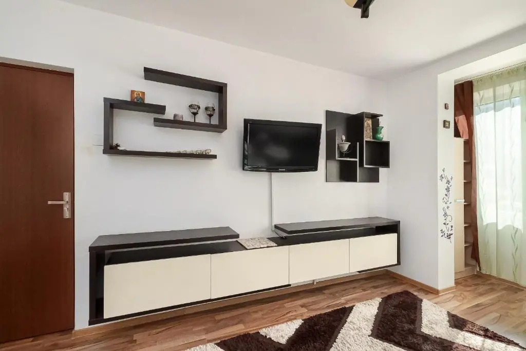 Stone Gate Apartment #2