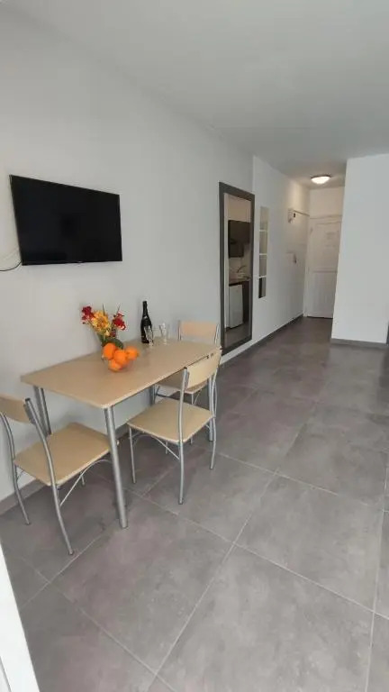 Nissi avenue studio