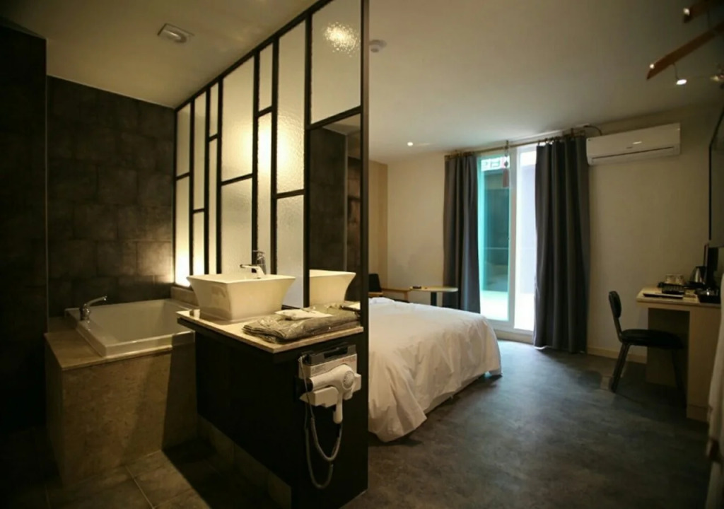 Pyeongtaek Moon Hotel