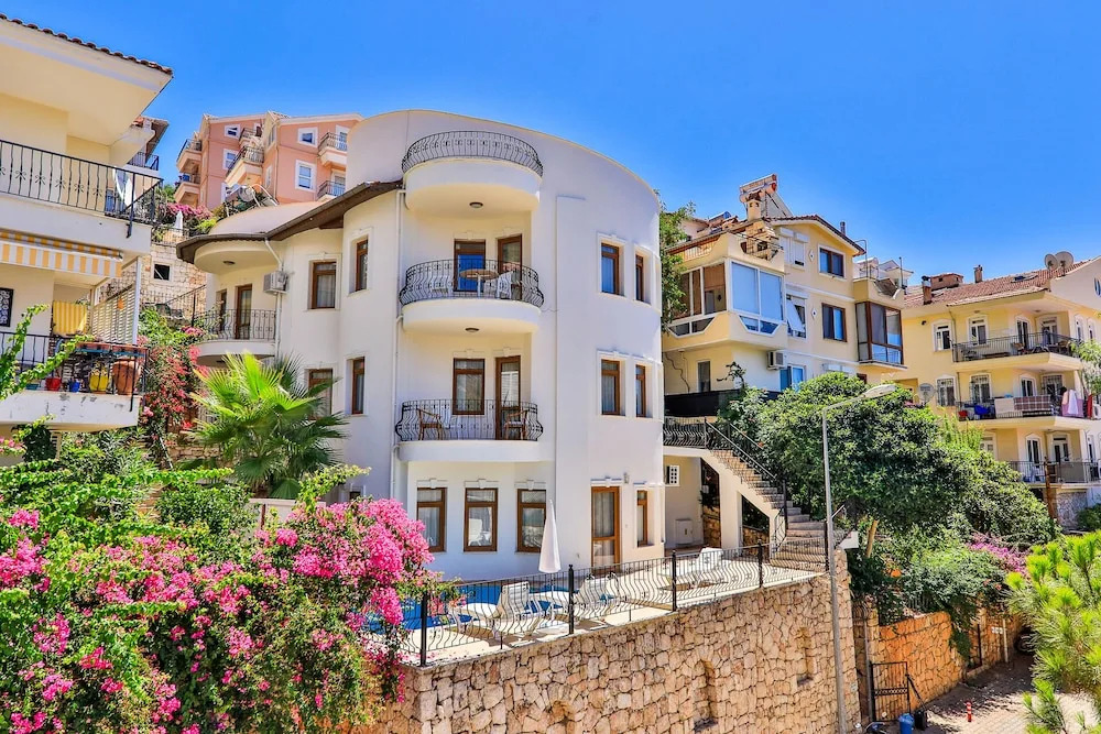 Ekici Suites