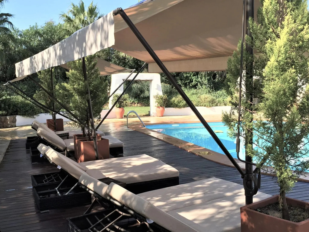 Lush Farmhouse in Sant Miguel de Balansat with Hot Tub & Private Pool