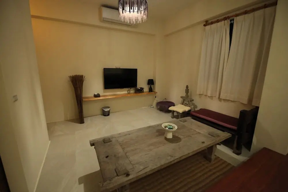 Cenacle B & B