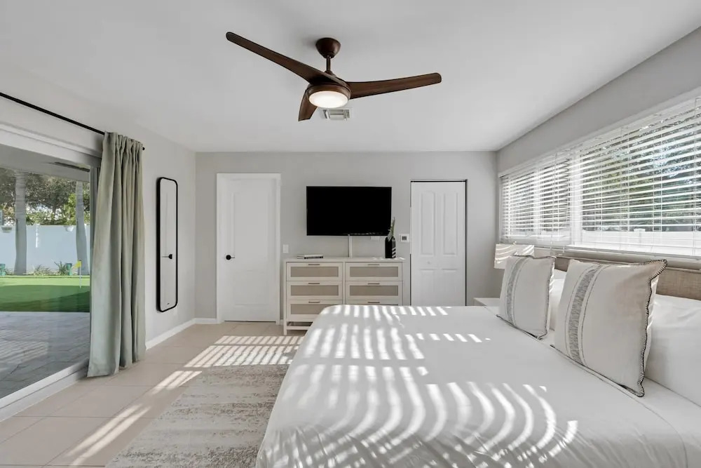 Kasa Palm Grove 4BD 3BA With Backyard Pool, Fort Lauderdale