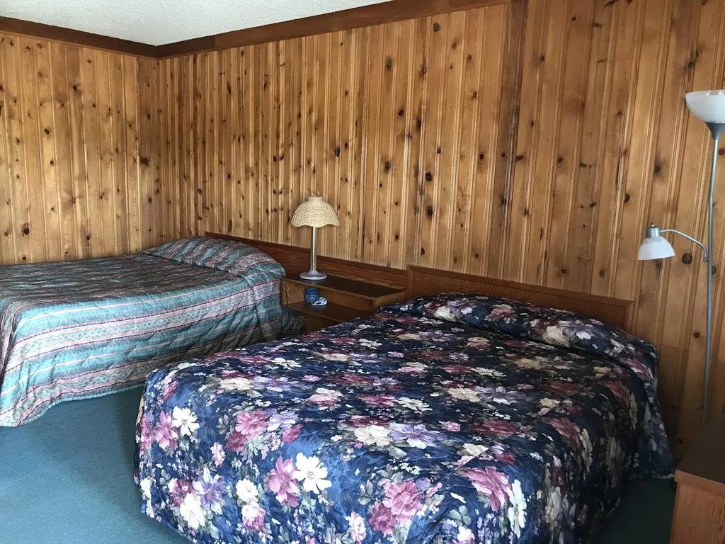 Glacier View Inn