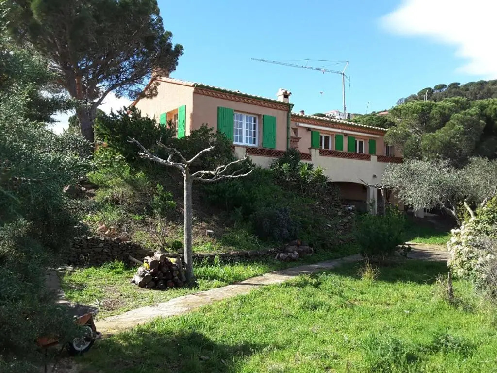 Villa superbe vue sur mer et sur la montagne jardin terrasses