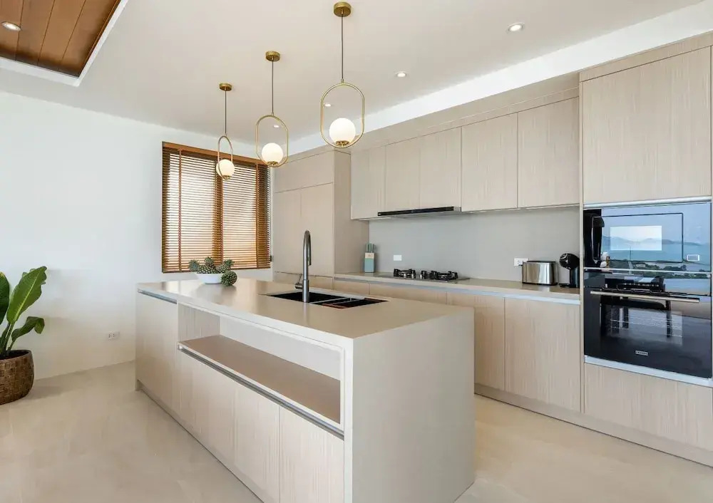 Villa Aroka 4 Bed Sea View - KBR41