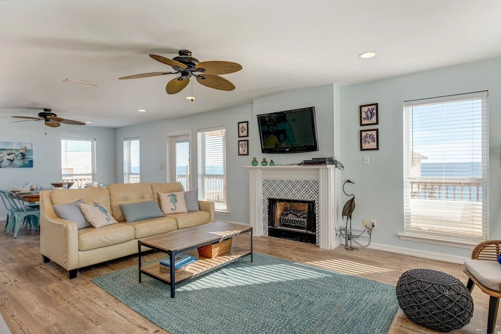 Island Escape - Gulf Access And Pet Friendly - Plus Amazing Views From The Crows Nest! 5 Bedroom Home by RedAwning
