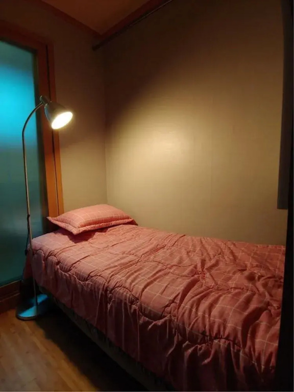I Sleep Alone Guesthouse