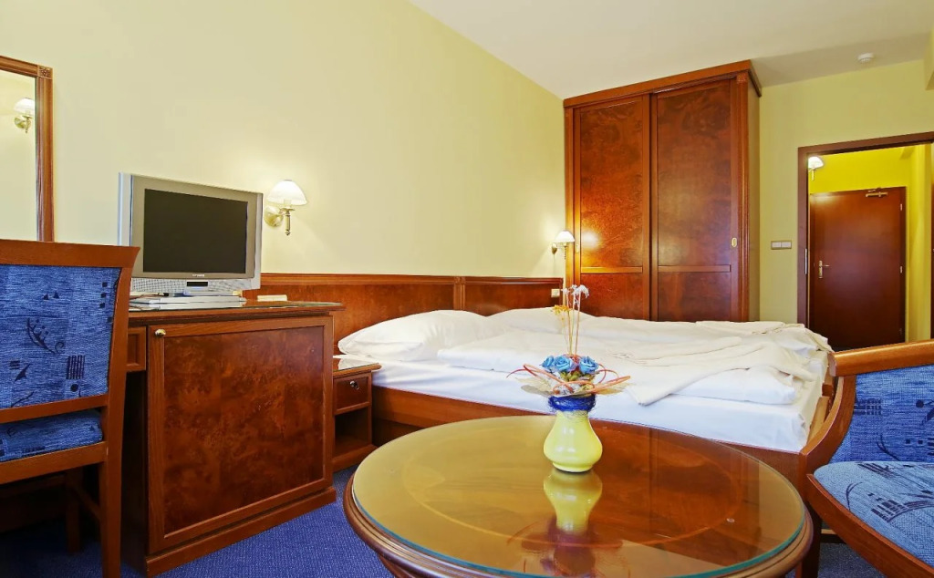 Kúpele Brusno - Kúpeľný hotel Poľana